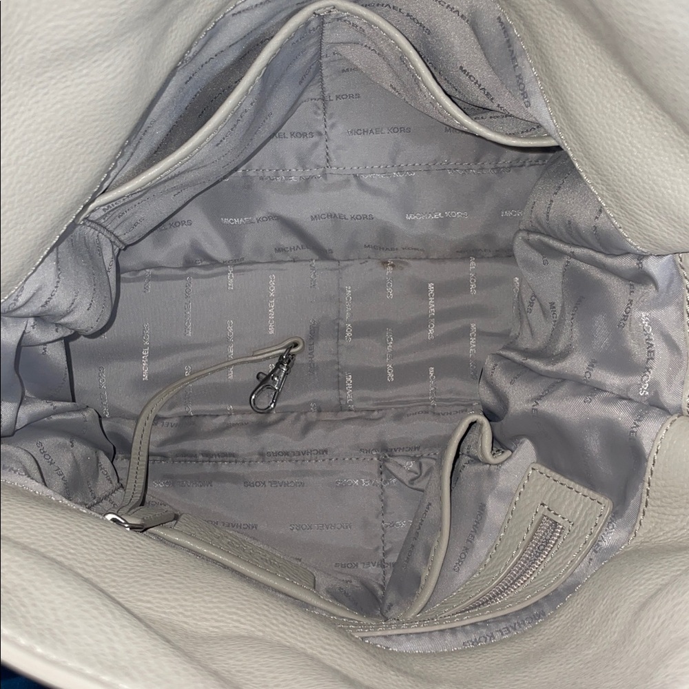 Michael Kors ‘Astor’ Large Leather Hobo - Picture 11 of 15